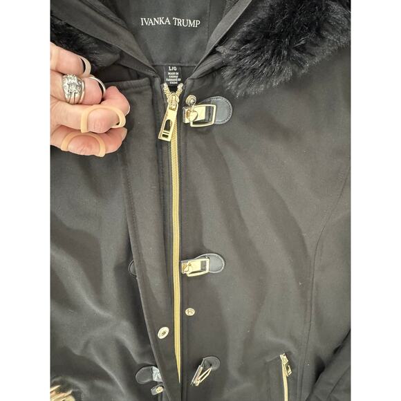"IVANKA TRUMP" Parka Faux Fur Hooded Coat Toggle Closure SZ L Old Money Classy - Picture 8 of 13